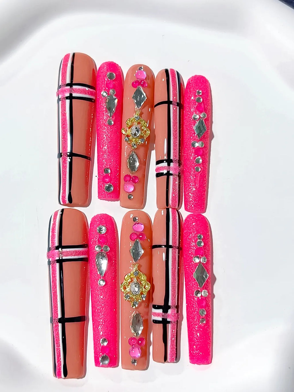 Pink Silver Abstract Grid Rhinestone press on nails detail view