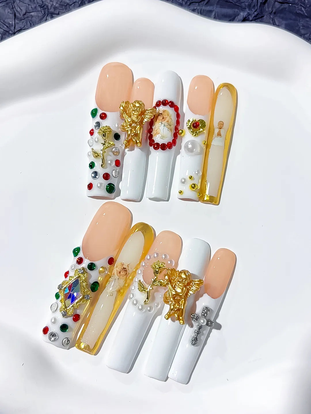 Nude White Gold Solid color Heart Rhinestone Metallic Accent press on nails close up