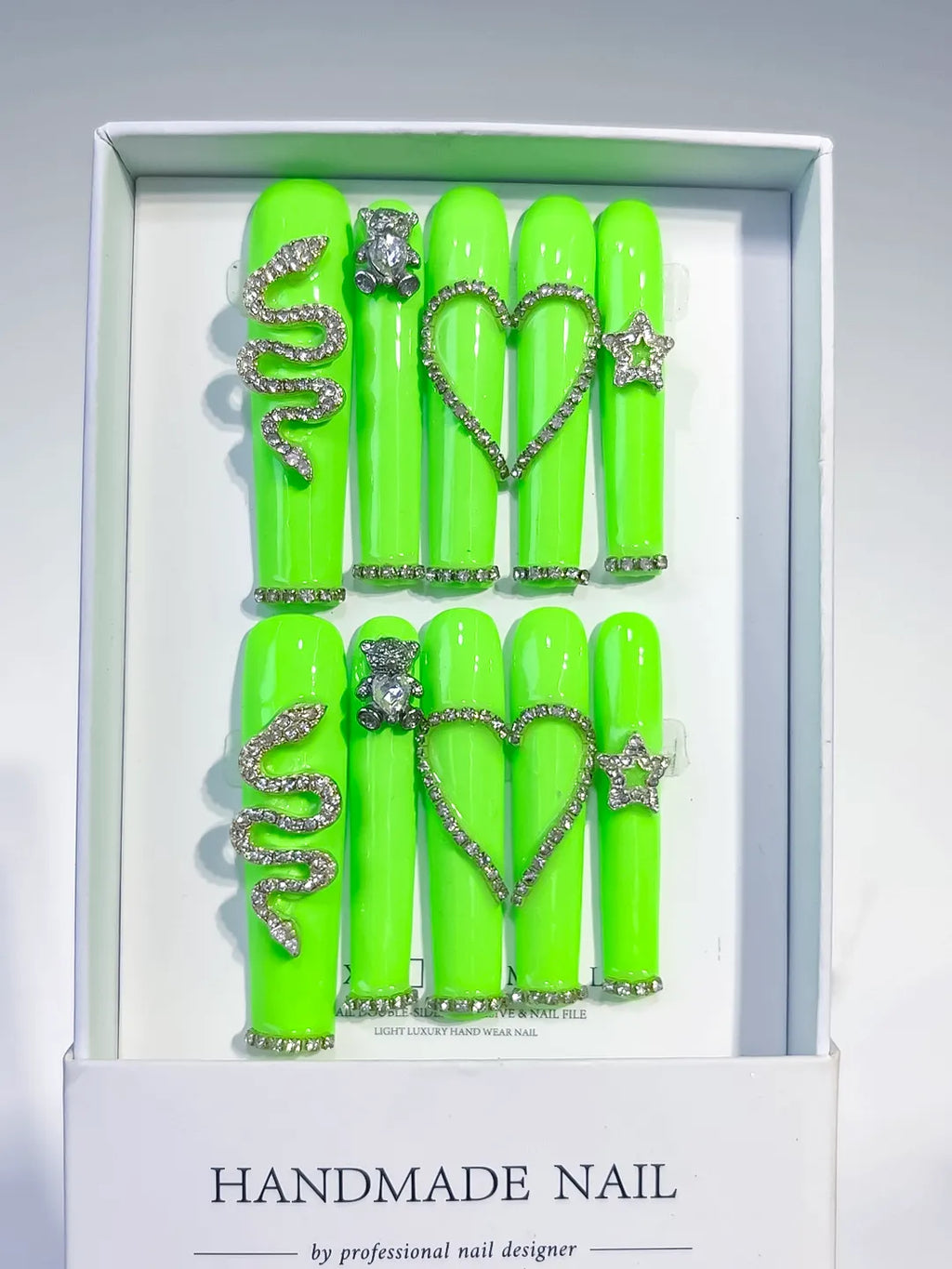 Green Solid color press on nails full set view