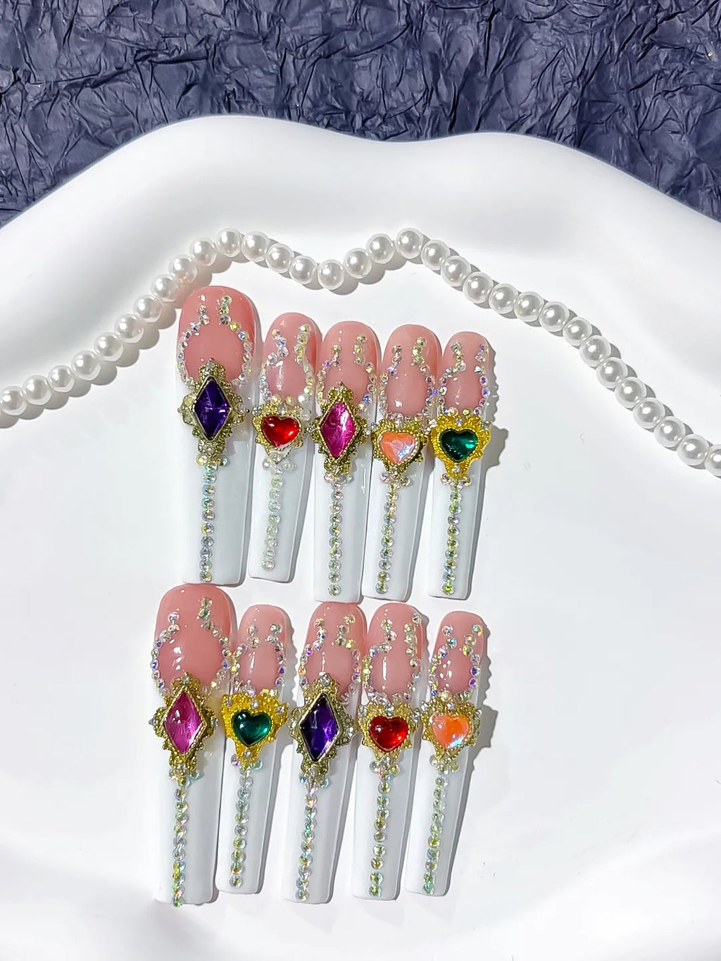 Nude White Gold Pink Blue Red Purple Brown Multicolor Solid color Rhinestone Heart Chain Crystal Cluster press on nails close up