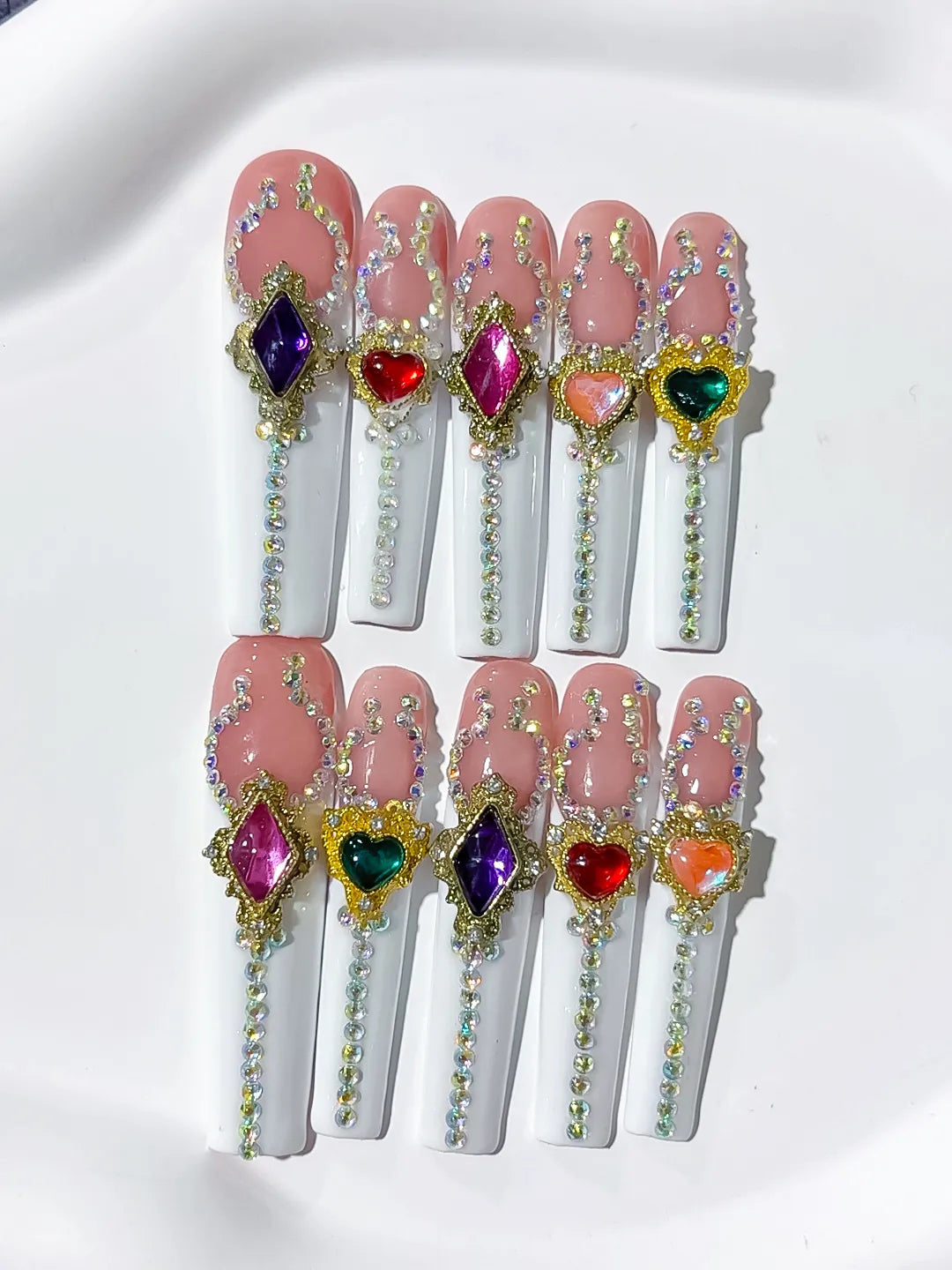 Nude White Gold Pink Blue Red Purple Brown Multicolor Solid color Rhinestone Heart Chain Crystal Cluster press on nails detail view