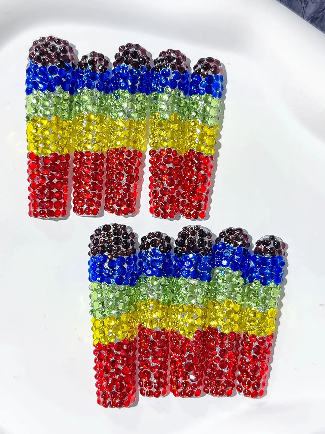 Black Blue Green Yellow Red Abstract Rhinestone Full Crystal Cover press on nails detail view