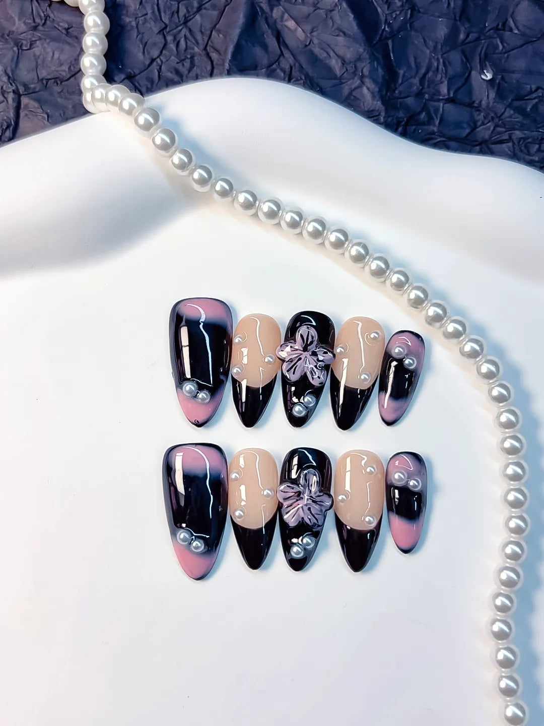 Black Nude Pink Ombre Flower Pearl press on nails detail view