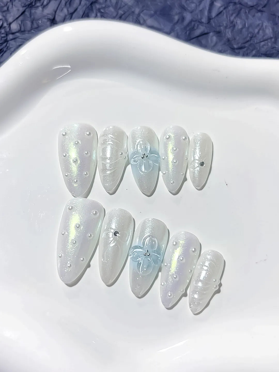 White Blue Silver Holographic Flower Pearl press on nails detail view