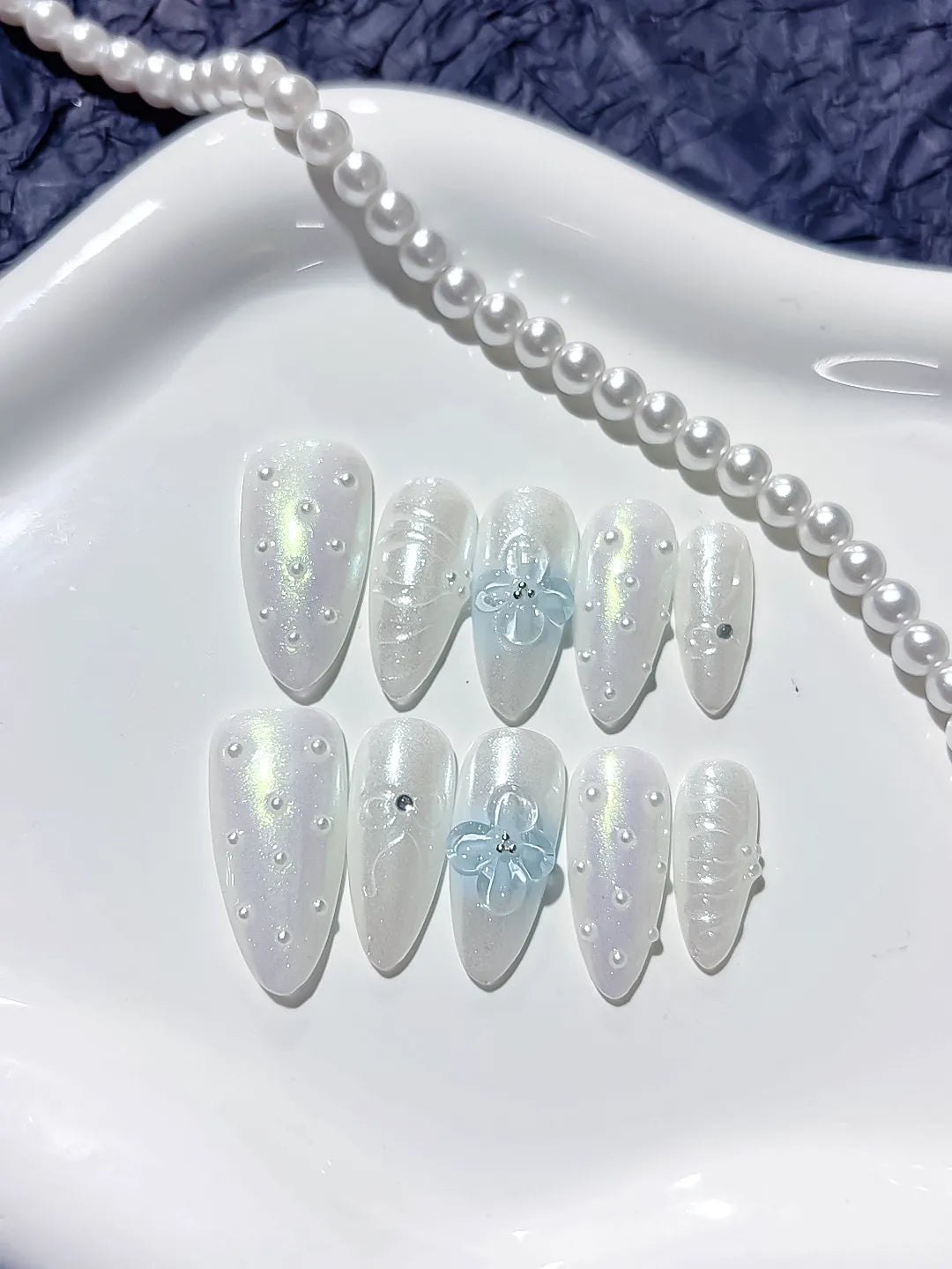 White Blue Silver Holographic Flower Pearl press on nails detail view