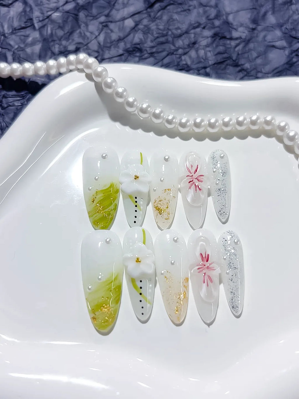 White Green Silver Floral Flower Glitter press on nails detail view