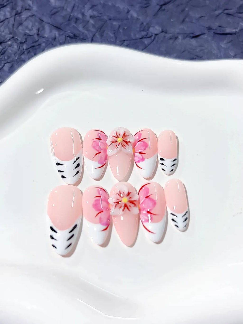 Pink White Black Floral Flower press on nails detail view