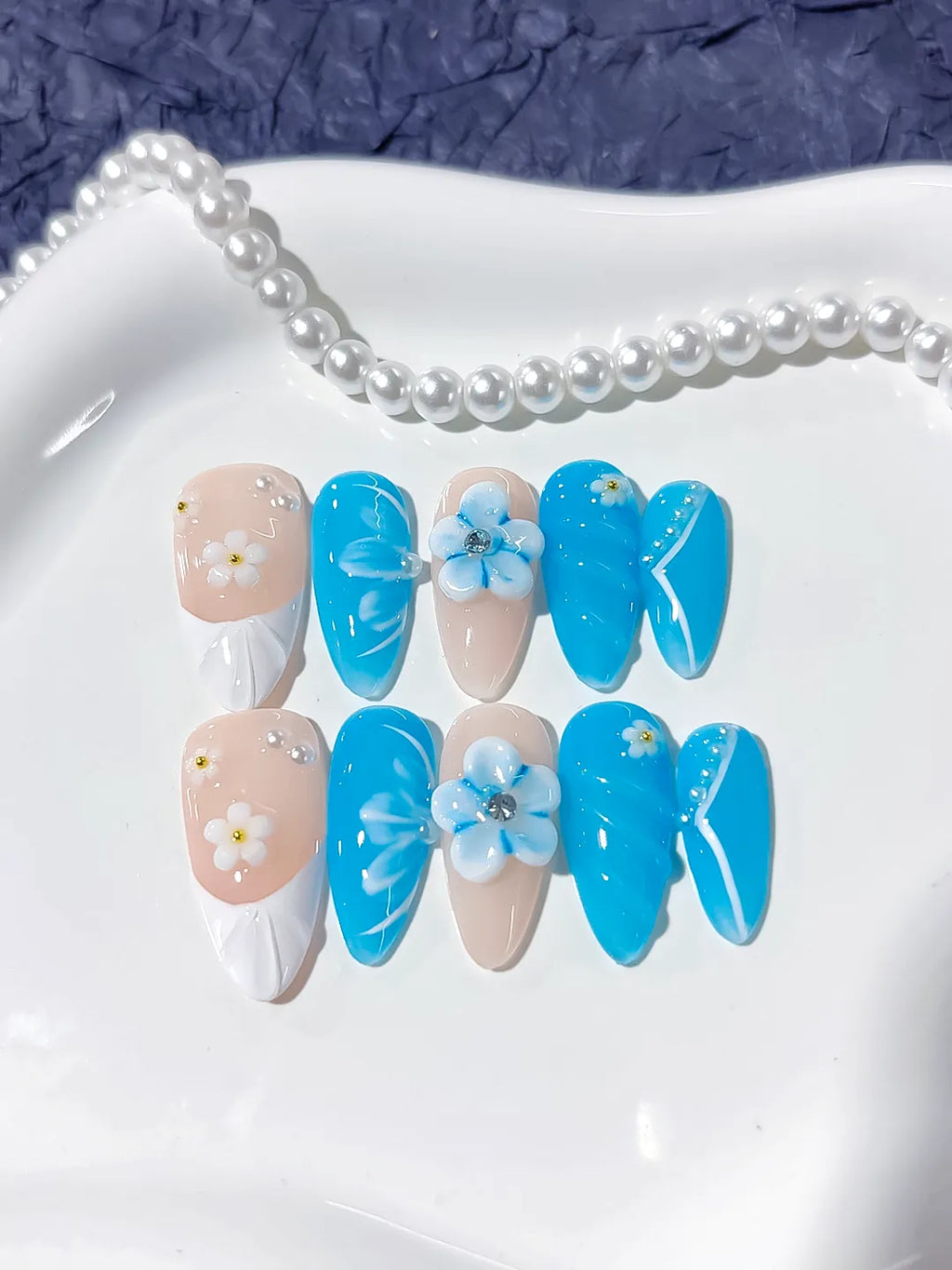 Blue Nude White Floral Flower press on nails detail view
