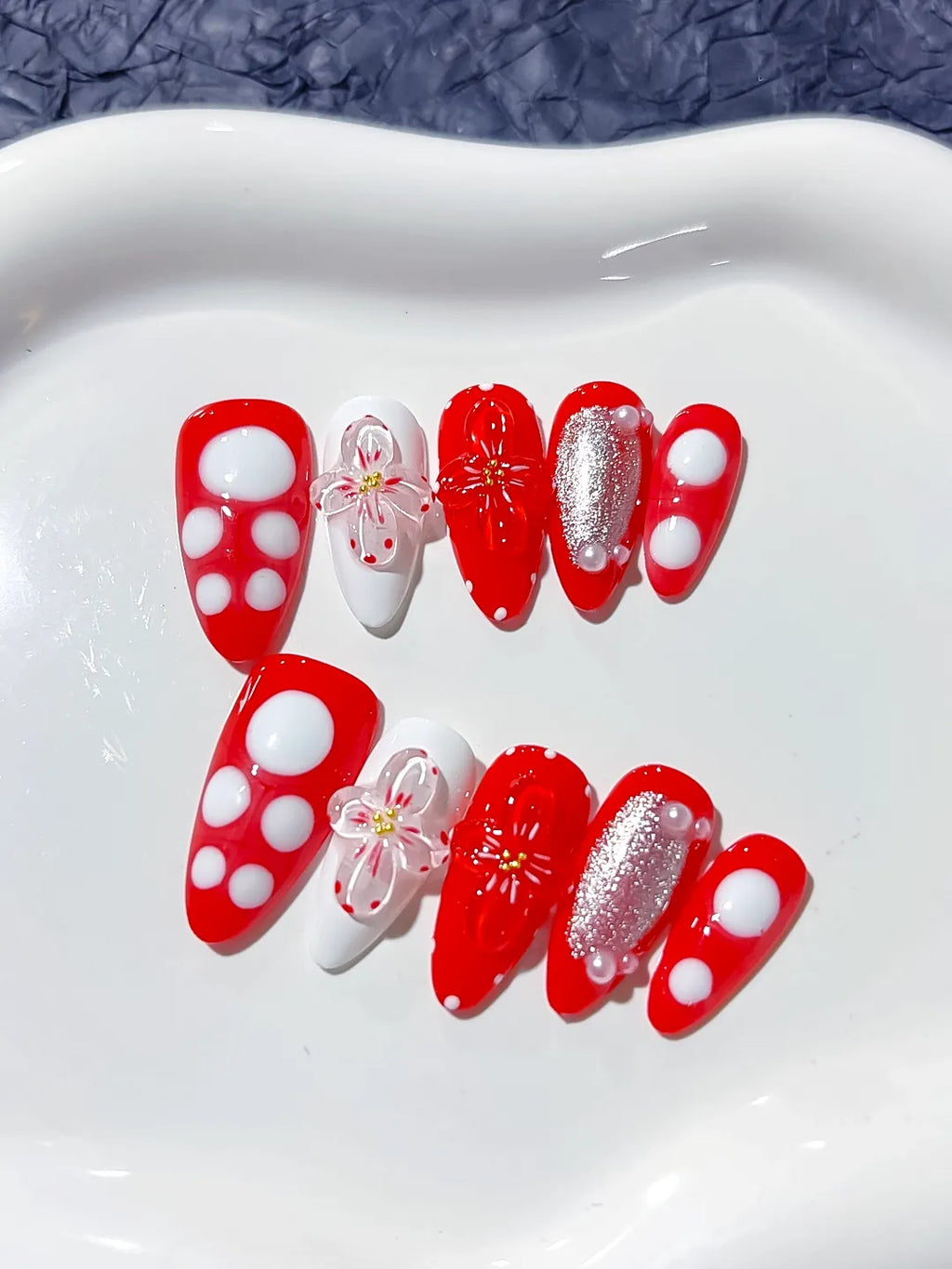 Red White Silver Abstract Flower Glitter press on nails detail view