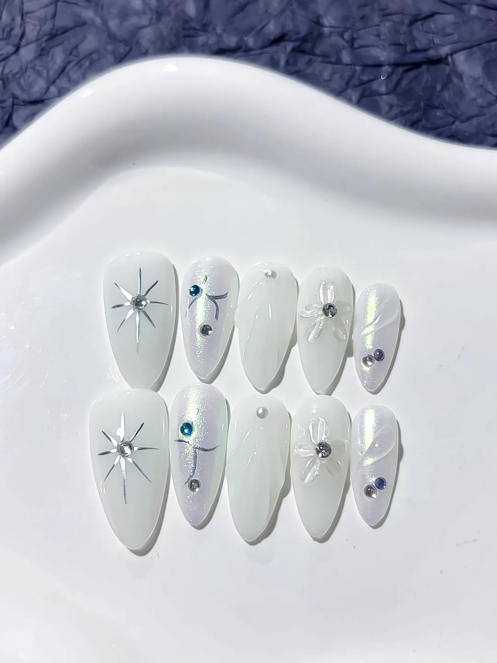 White Holographic Bow Star Rhinestone press on nails close up