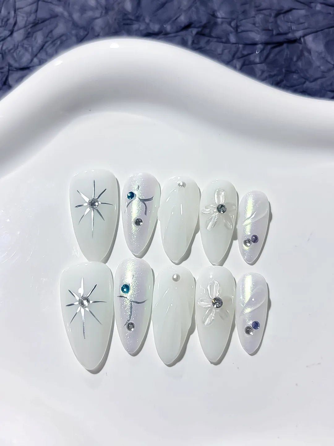 White Holographic Bow Star Rhinestone press on nails close up