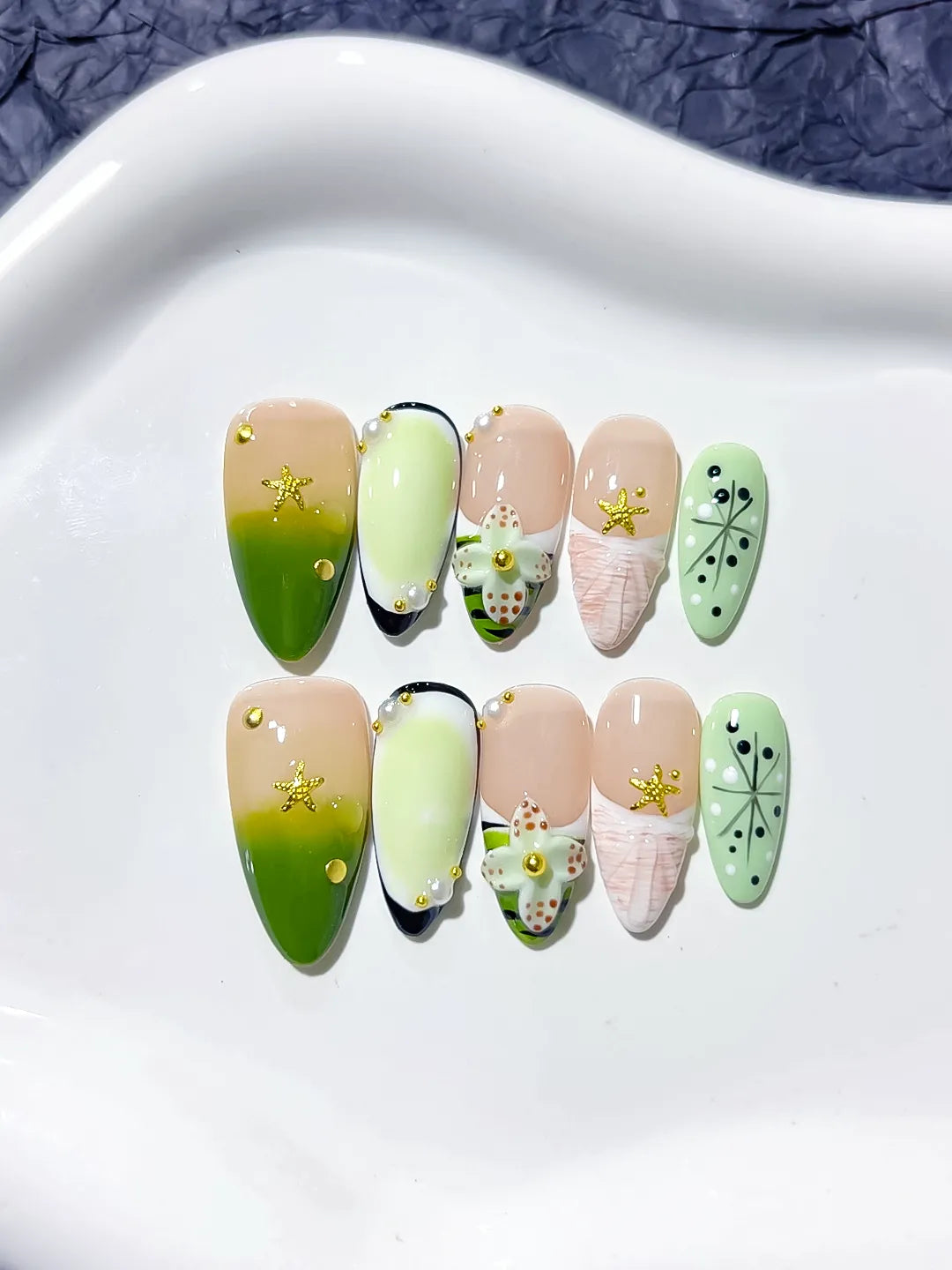 Green Nude Black Abstract Flower Star press on nails detail view