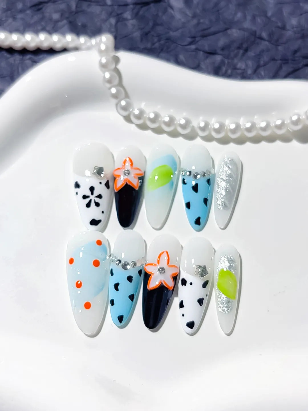 White Blue Black Green Abstract Flower Dot Pattern Rhinestone press on nails detail view