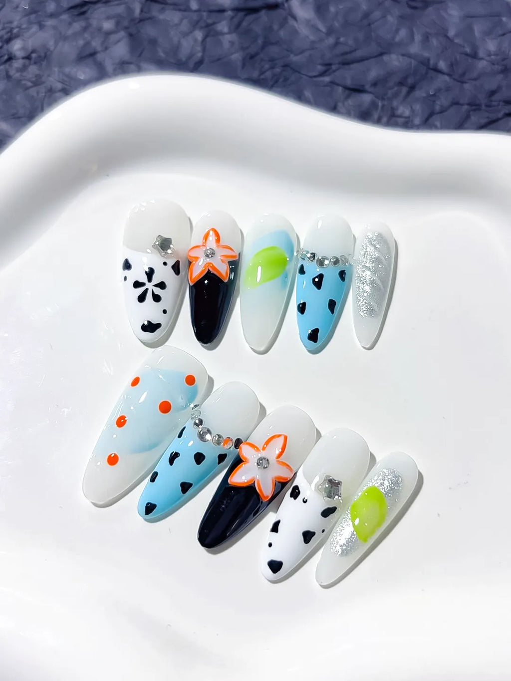 White Blue Black Green Abstract Flower Dot Pattern Rhinestone press on nails close up