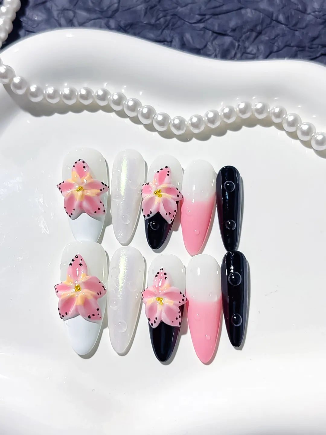 White Pink Black Abstract Flower press on nails detail view