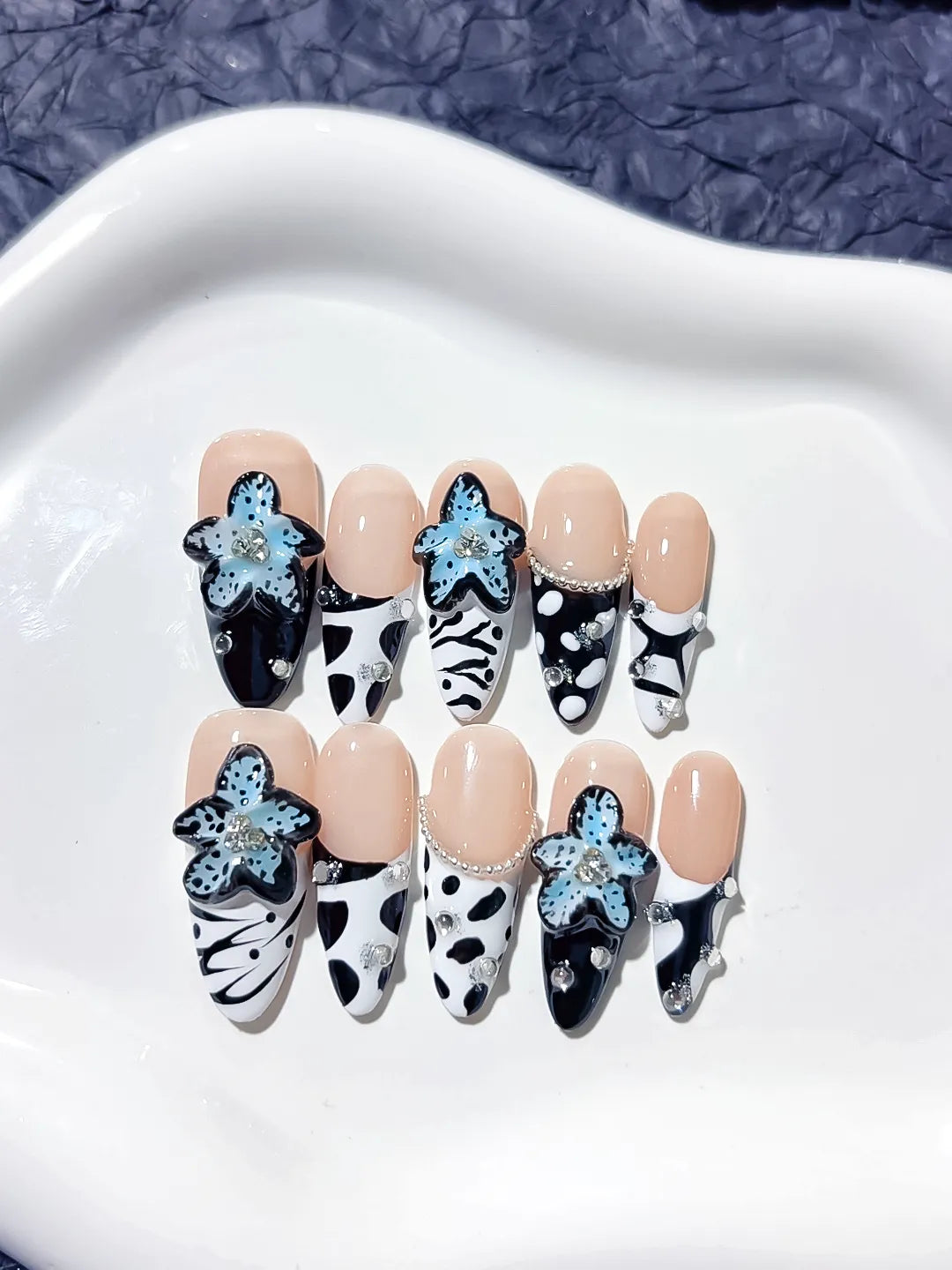 Nude Black White Blue Abstract Flower Pearl press on nails detail view