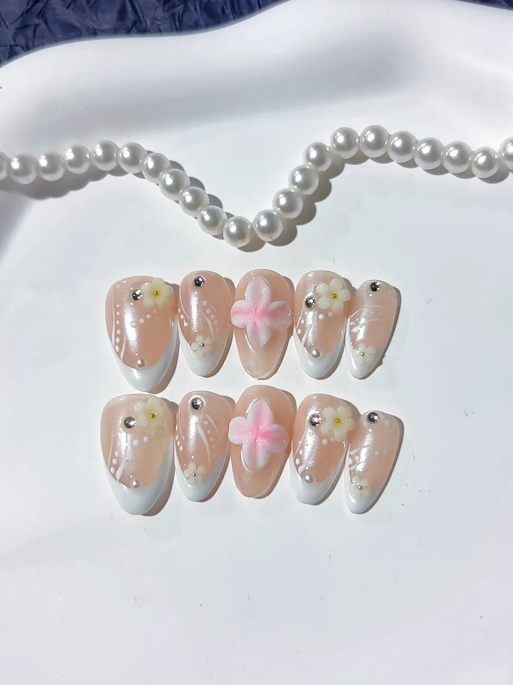 Nude White Pink French tip Flower Pearl press on nails detail view