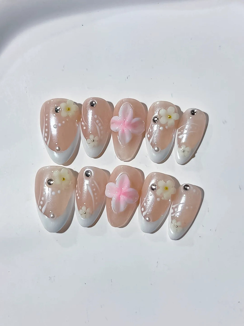 Nude White Pink French tip Flower Pearl press on nails detail view