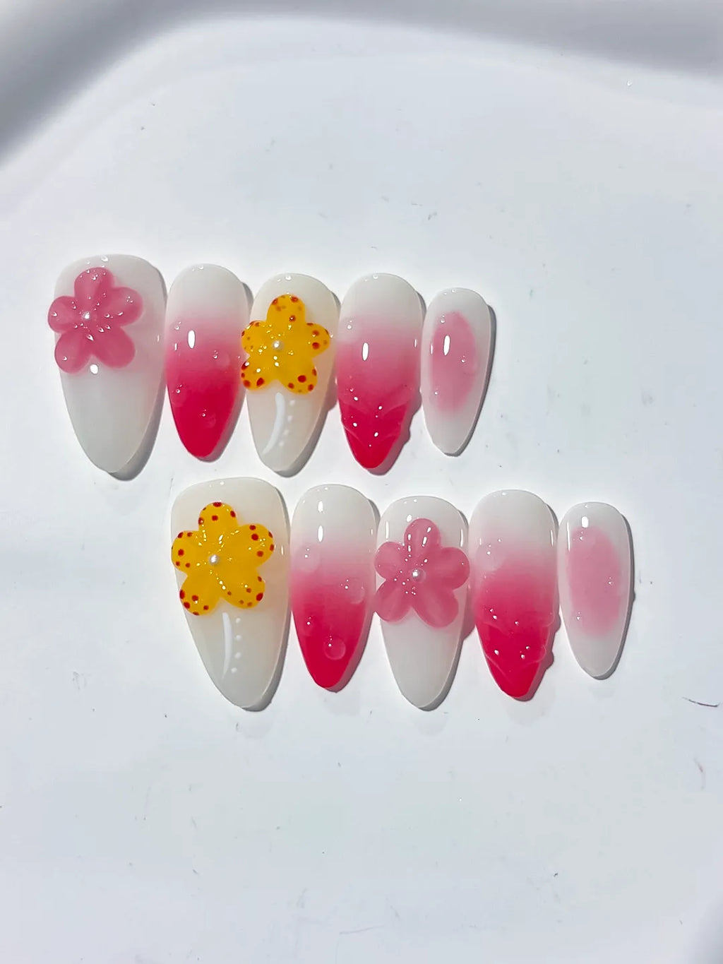 White Pink Ombre Flower press on nails detail view