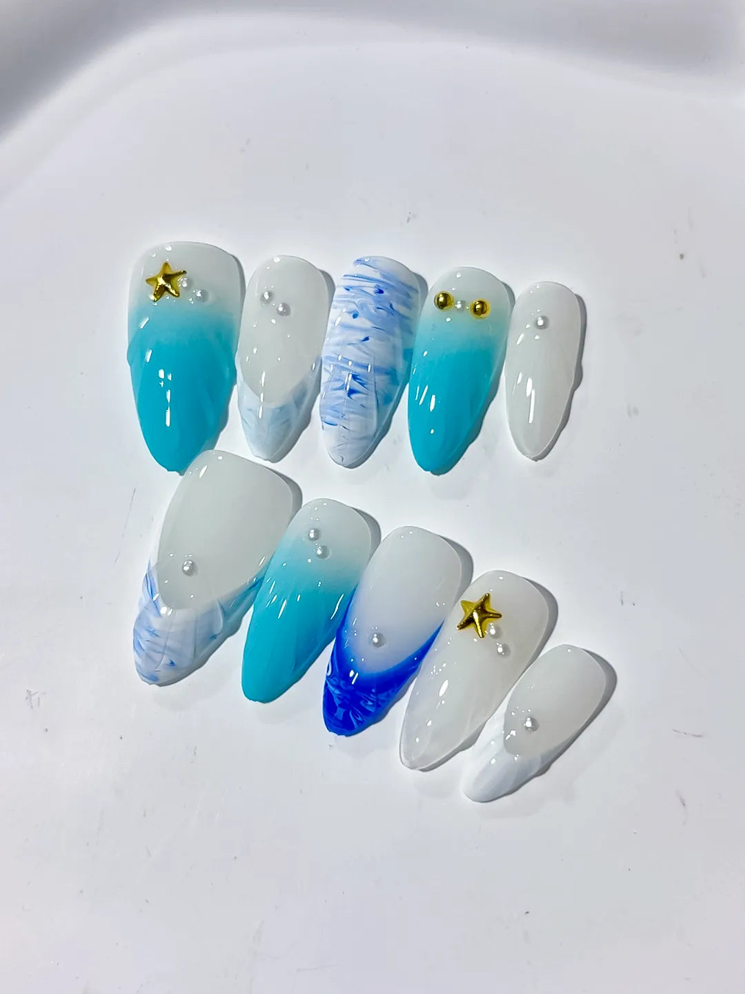 White Blue Ombre Starfish Pearl Shell press on nails close up
