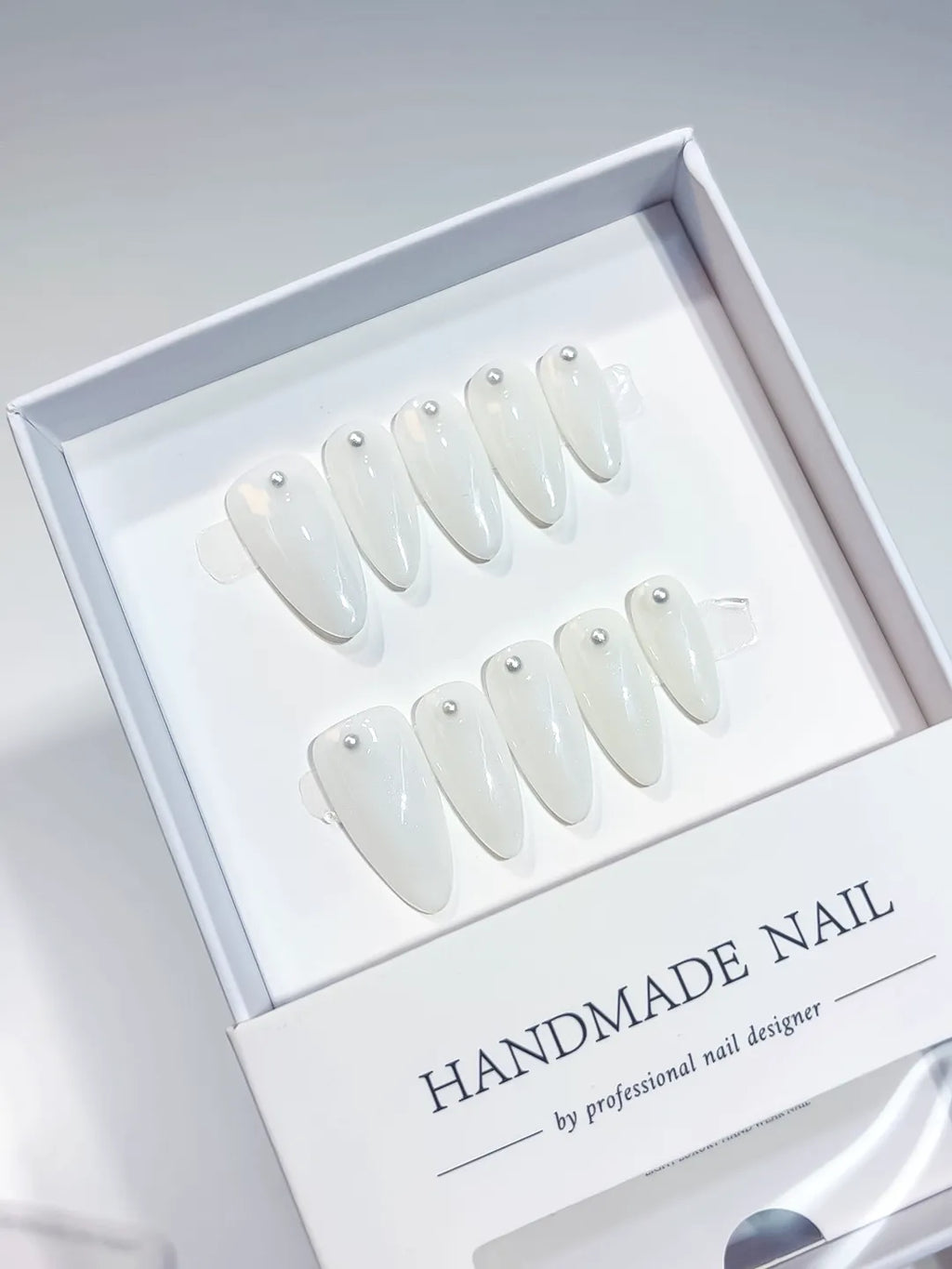 White Solid color Pearl press on nails full set view