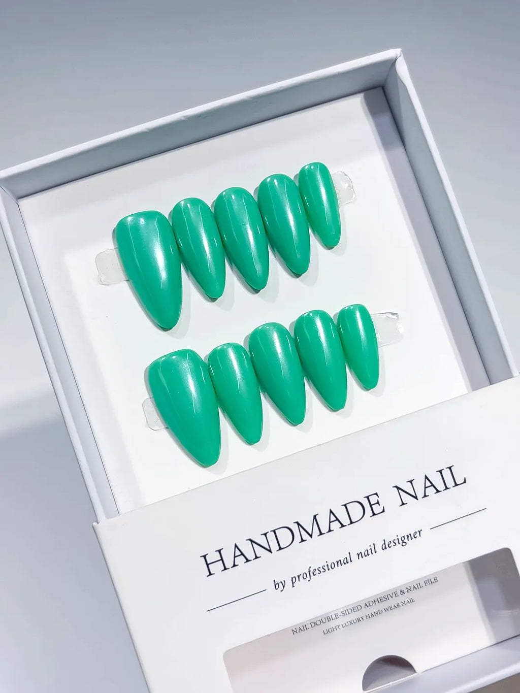 Green Solid color press on nails full set view