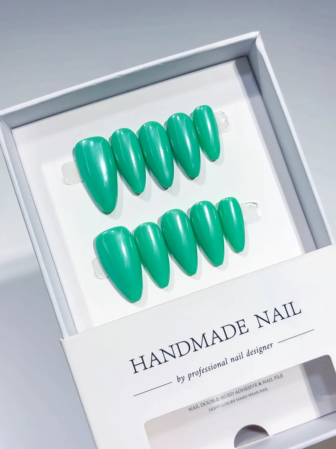 Green Solid color press on nails full set view