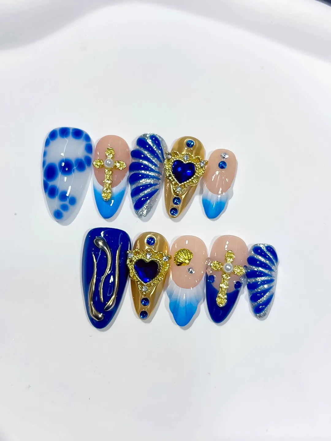 Nude Blue Gold Abstract Heart Shell Metallic Charm press on nails detail view