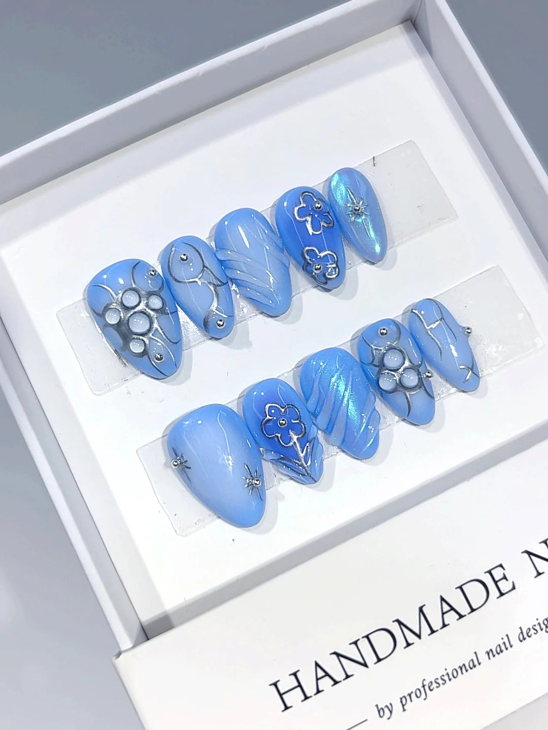 D685 - Medium Blue Silver Almond Metallic Lines - view 3