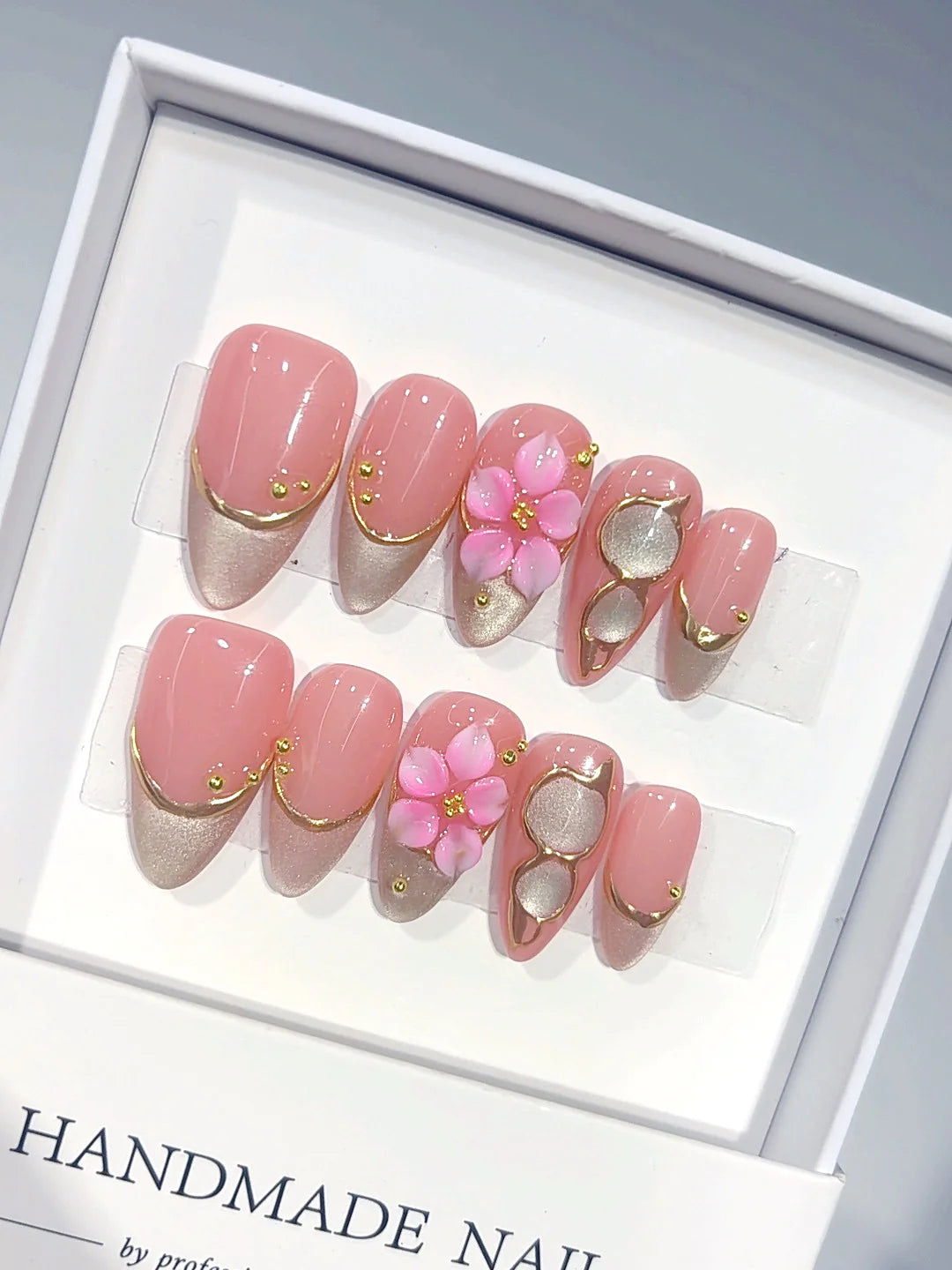 D686 - Medium Pink Champagne Almond Cat Eye French Tip 3D Flower - view 1
