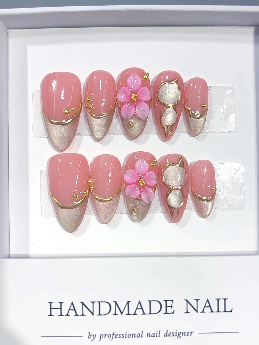 D686 - Medium Pink Champagne Almond Cat Eye French Tip 3D Flower - view 2