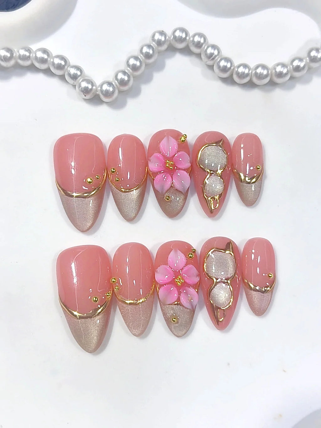 D686 - Medium Pink Champagne Almond Cat Eye French Tip 3D Flower - view 4